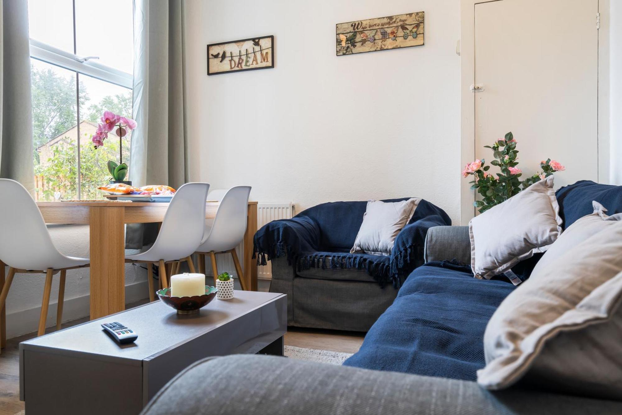 Modern 3 Bedroom Apartment In Wimbeldon Park London Exterior foto