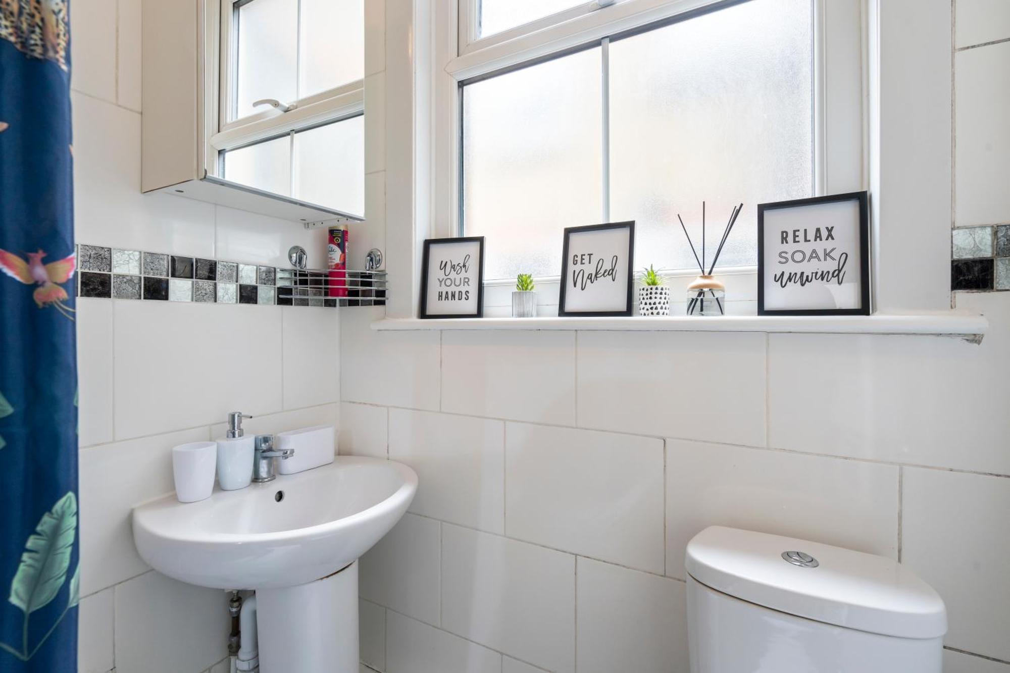 Modern 3 Bedroom Apartment In Wimbeldon Park London Exterior foto