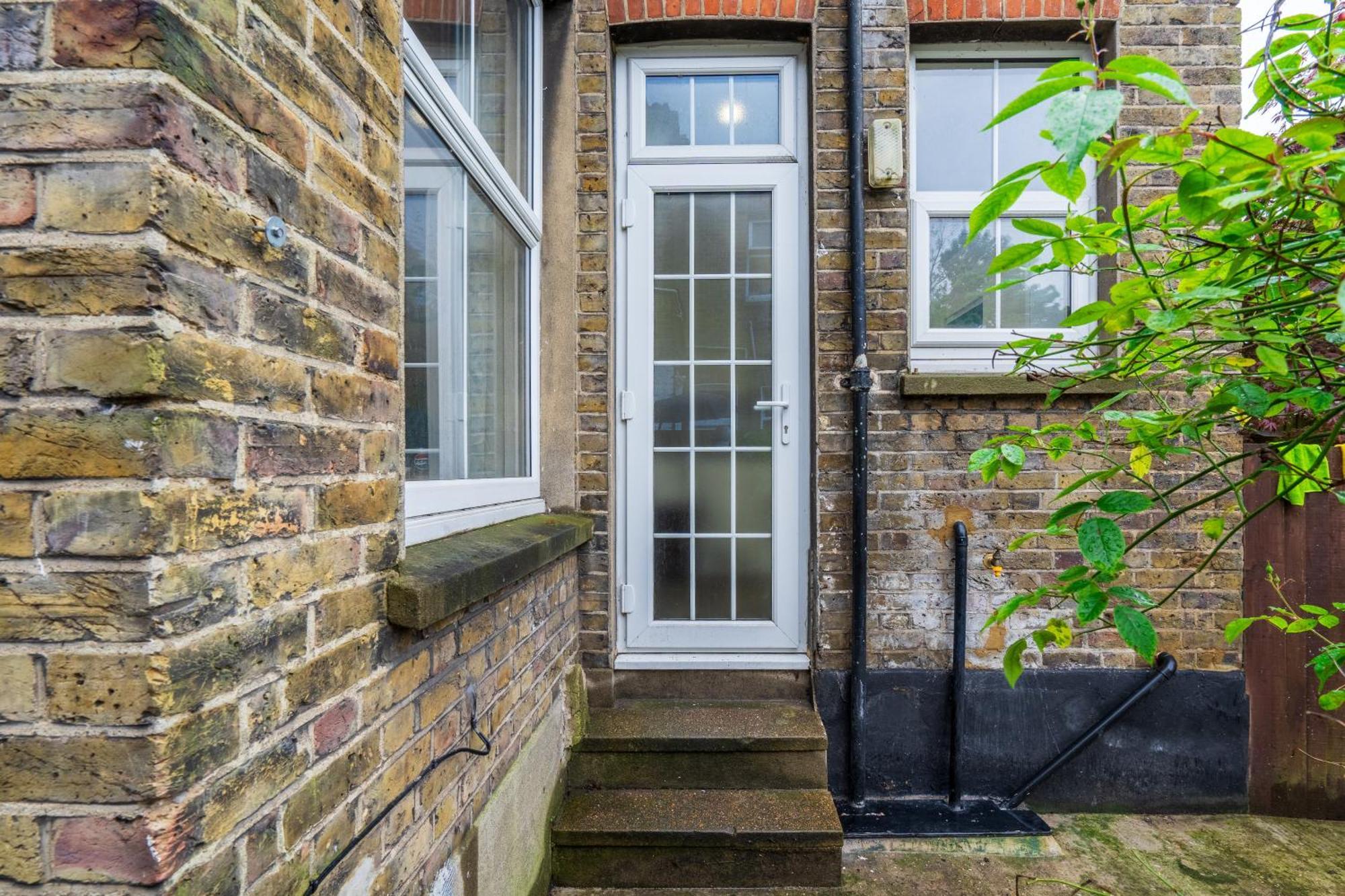 Modern 3 Bedroom Apartment In Wimbeldon Park London Exterior foto